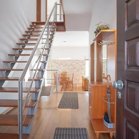 Rodrigues Family House 8 Vila